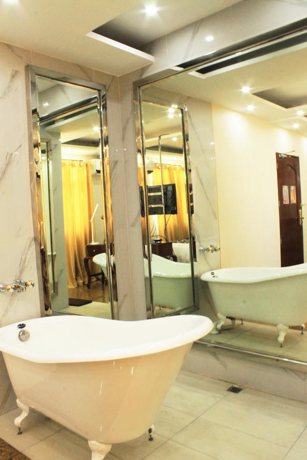 Belgian Suites Manila Exterior photo